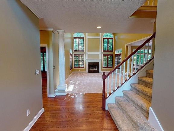3rd image of 4276 Riverbirch Run