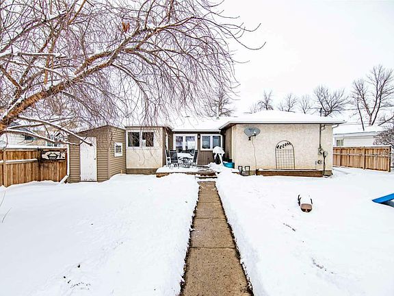 5th image of 5609 48th Ave