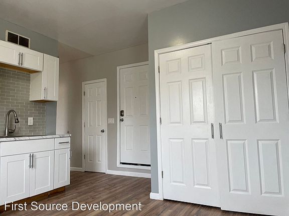 2nd image of 1055 S Plymouth Ave #11698746