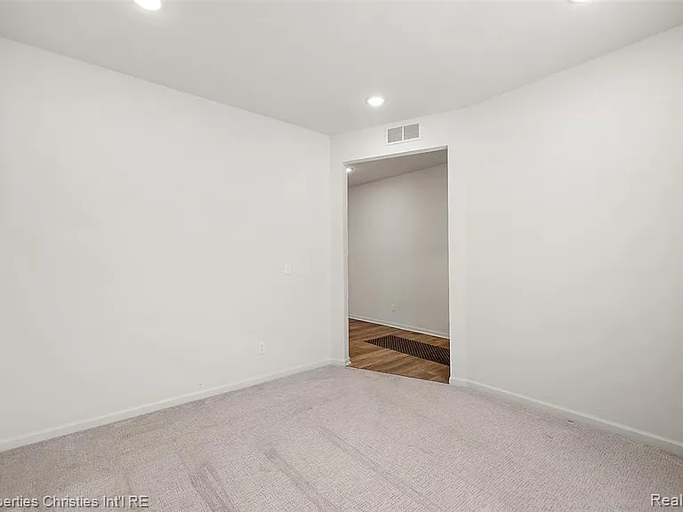 2436 Parkshore Dr — Photo 6