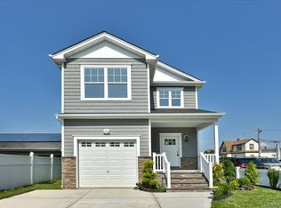 44 Bell St, Valley Stream, NY 11580
