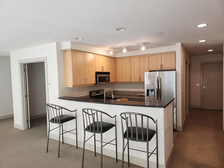 1700 N Northlake Way #205 — Photo 7