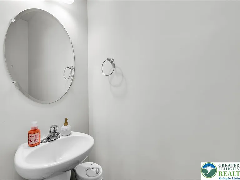 5044 Bellflower Dr — Photo 45