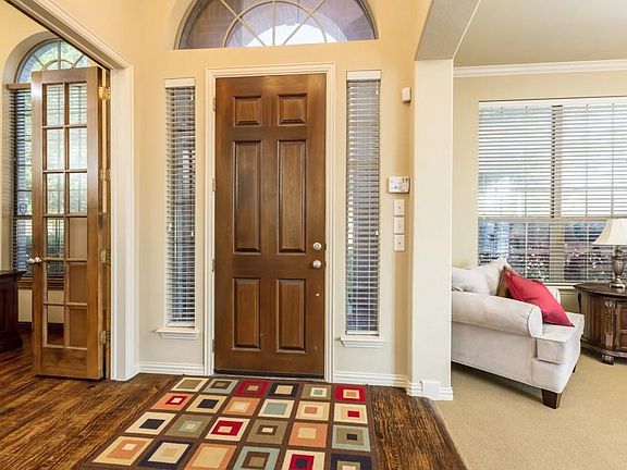 4th image of 2101 Creekvista Dr