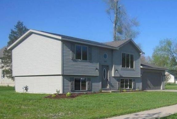 3 Bed / 2 Full Bath Home