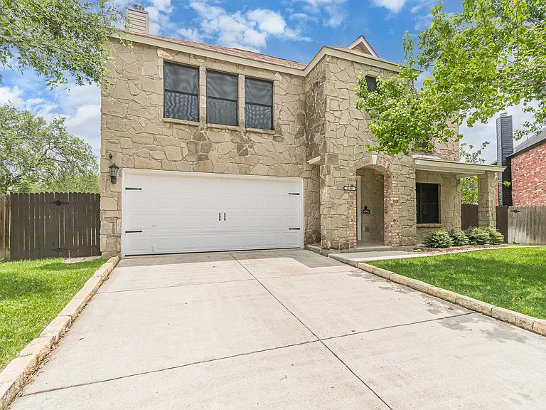 11907 Altamonte Oaks — Photo 1