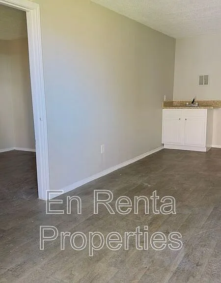 1217 Clinton Ave — Photo 10