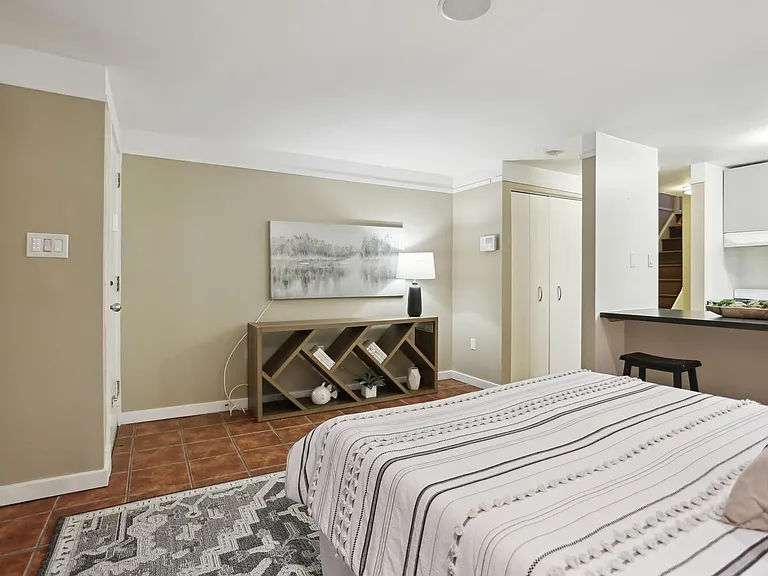 1708 Johnson Ave NW #B — Photo 3