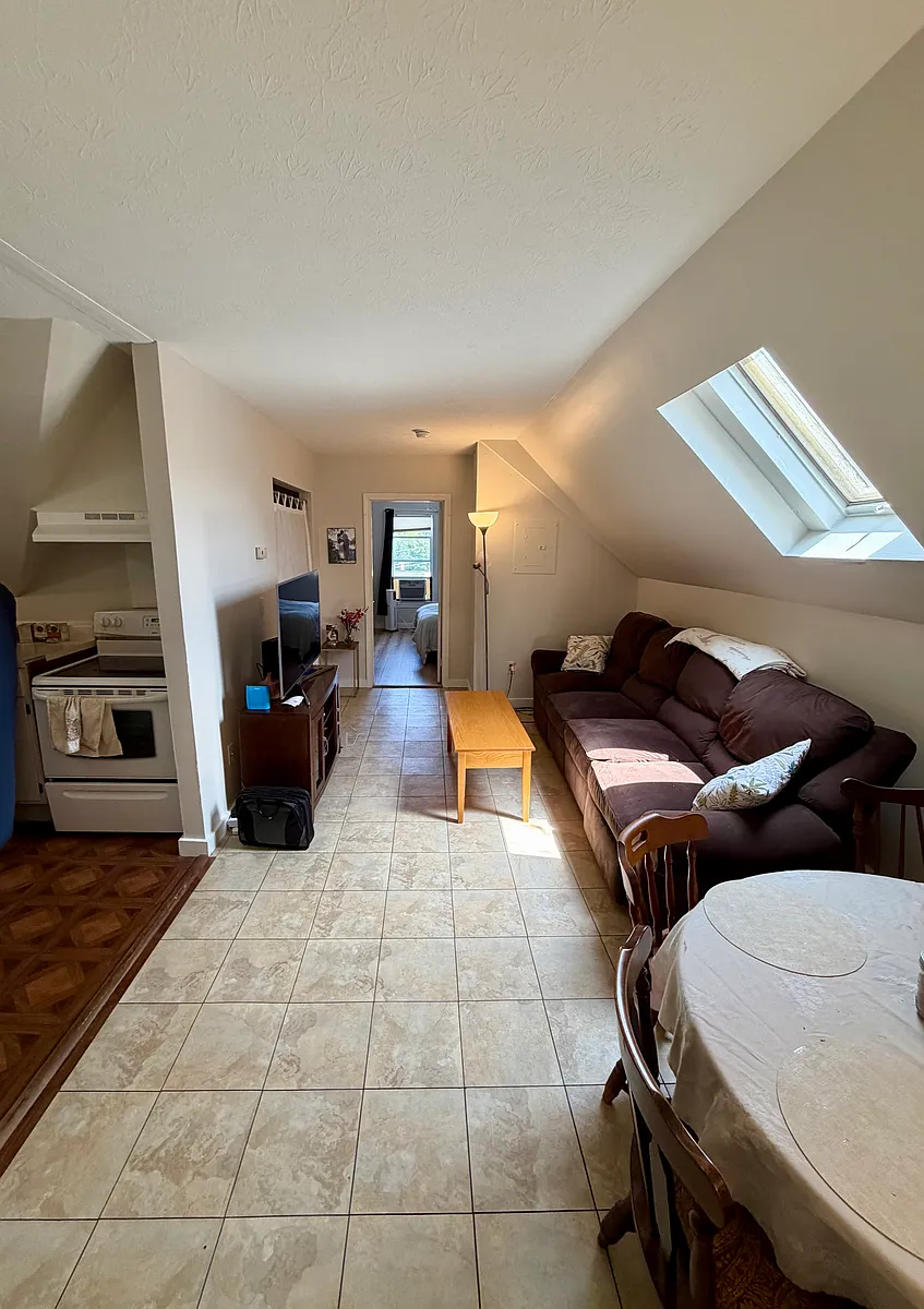 Building Photo - 24 Malvern St #3