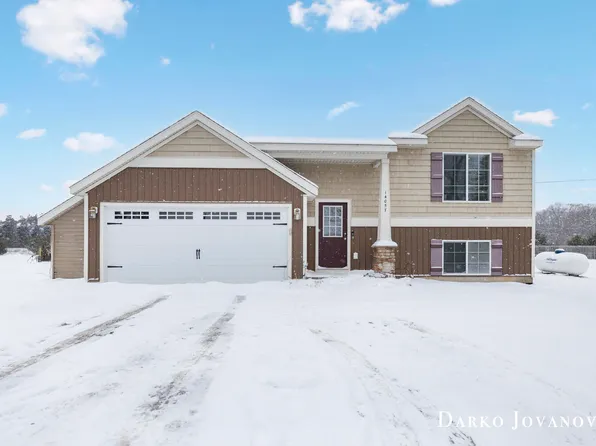 14057 Olin Lakes Dr, Cedar Springs, MI 49319