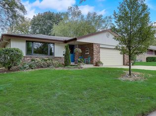 5194 Lakeside Dr, Greendale, WI 53129