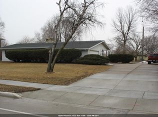 204 E Snell Rd, Oshkosh, WI 54901