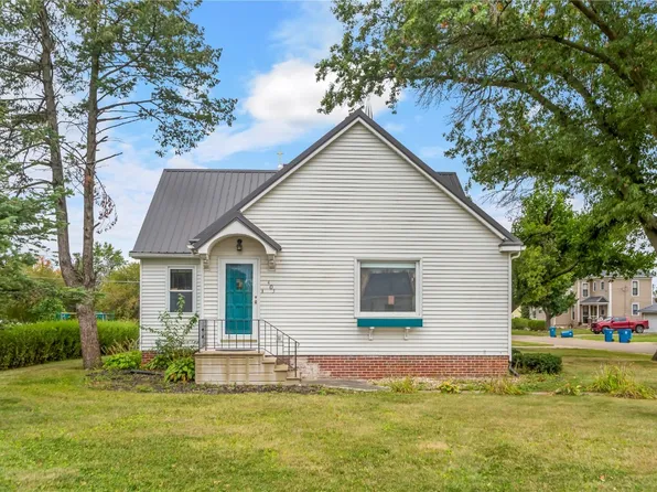 403 Main St, Fairfax, IA 52228