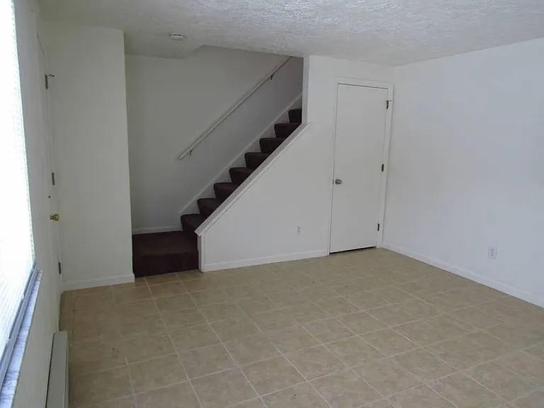 1254 Argonne Dr — Photo 7