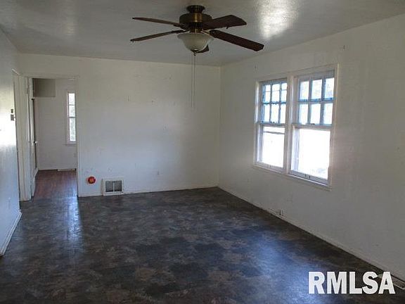 3rd image of 118 W McClure Ave