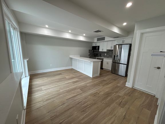 4th image of 21 Prime Ave #1