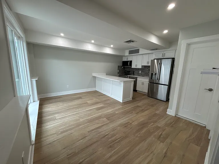 21 Prime Ave #1 — Photo 4