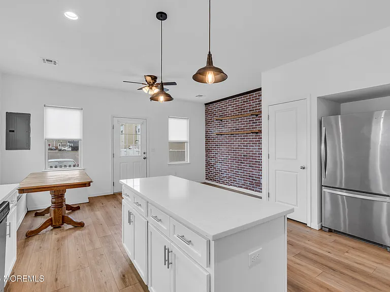 1514 Heck Ave — Photo 8