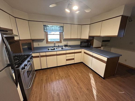 4th image of 31 Franklin Ave