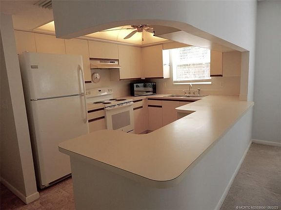 4th image of 2950 SE Ocean Blvd APT 120-1
