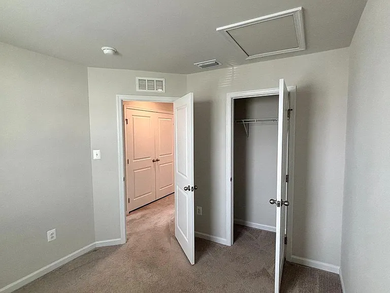 57 Sebago Pl — Photo 7