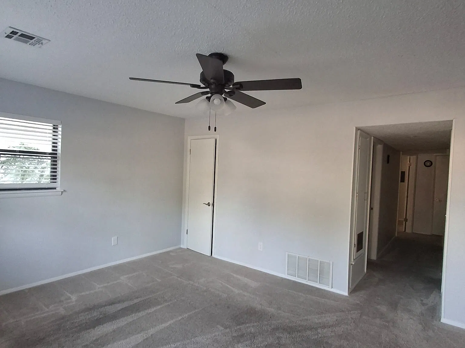 3 bed, 1200 sqft, $1,250 — Photo 4