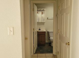 403 W Freeman St #18, Carbondale, IL 62901