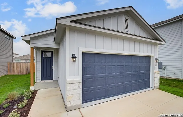 3 bed, 2.0 bath, 1334 sqft, $1,750 — Photo 1