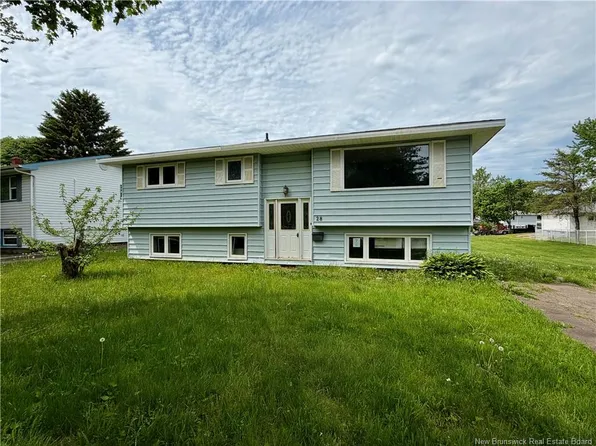 28 Brewster St, Riverview, NB E1B 3M8