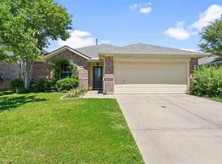 10305 Lake Park Dr, Hurst, TX 76053