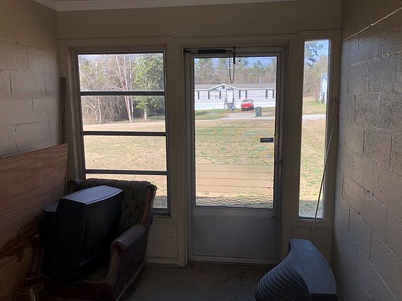 3rd image of 36 Patricia Dr