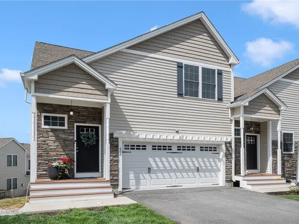 601 Hunting Hill Dr, Cumberland, RI 02864