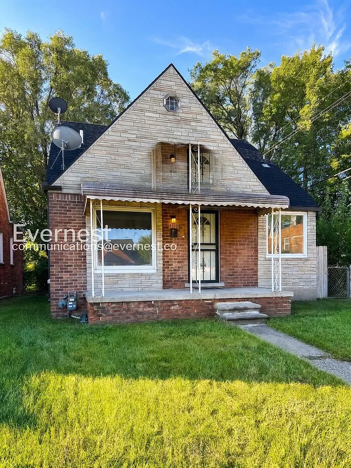 3 bed, 1.0 bath, 745 sqft, $1,045 — Photo 1