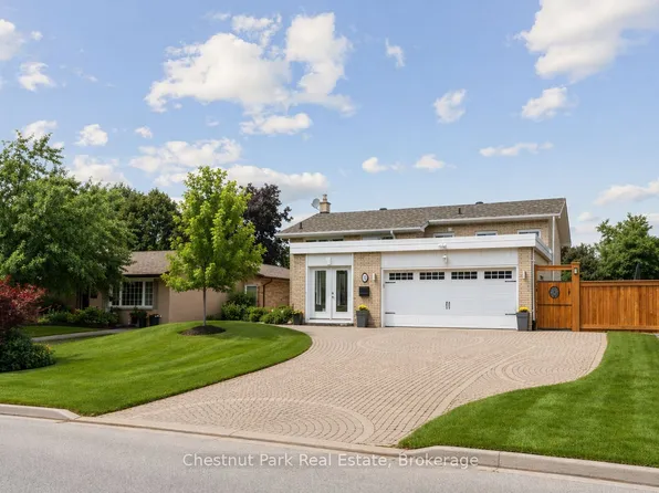 16 Davies Cres, Barrie, ON L4M 2M3