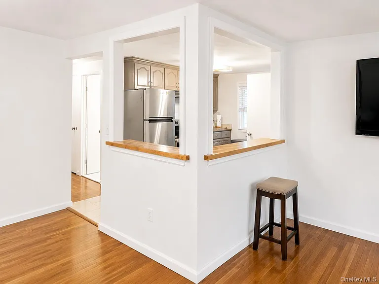 100 Lee Ave #2 — Photo 8