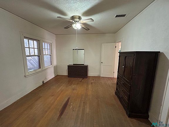 5th image of 703 N Halagueno St