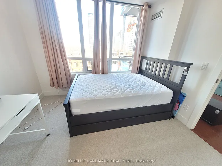 28 Linden St #502 — Photo 16