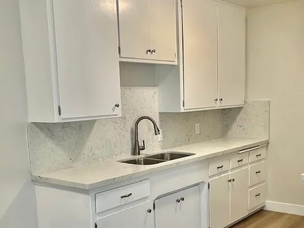 4350 N Lakewood Blvd APT 8, Long Beach, CA 90808