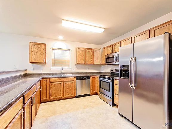 4th image of 388 Baptiste Cir