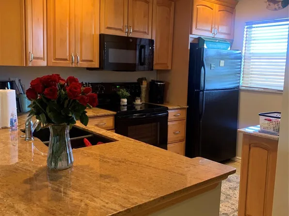 1400 NE 57th St APT 302, Fort Lauderdale, FL 33334