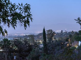 5200 Calatrana Dr, Woodland Hills, CA 91364