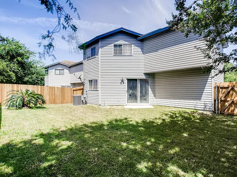 11 Braches Park — Photo 24