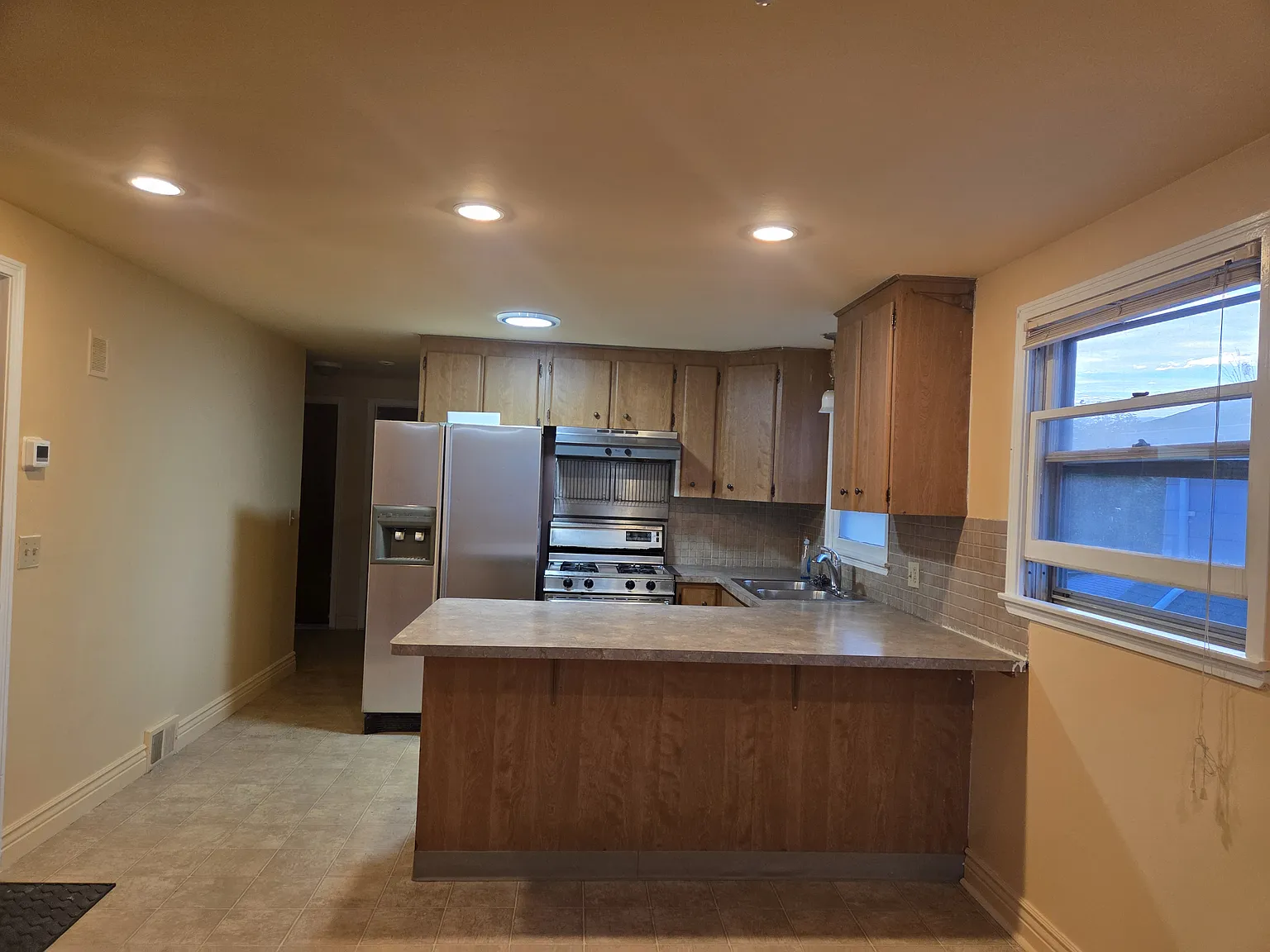 3 bed, 1200 sqft, $1,500 — Photo 3