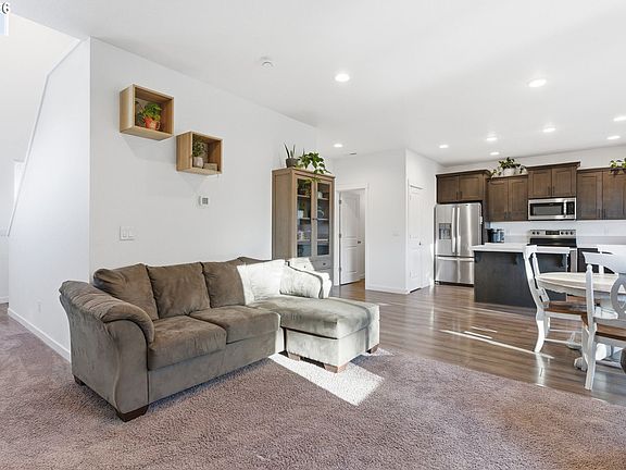 4th image of 2597 NE Currin Creek Dr