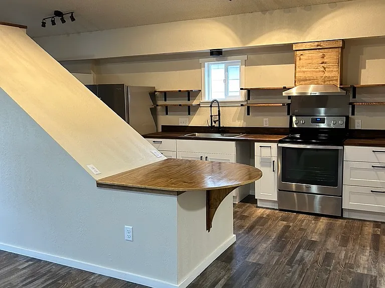 1029 Turner St #1 — Photo 6