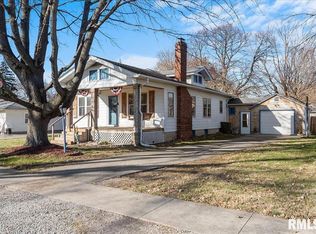 305 W Chestnut St, Chatham, IL 62629