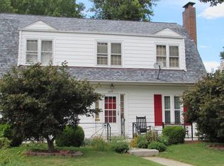 704 W Elm St, Carbondale, IL 62901