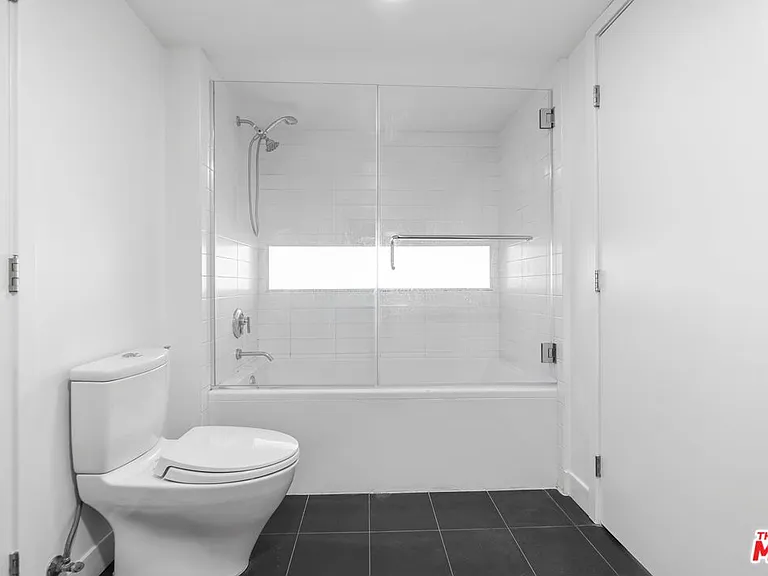 901 S Flower St #703 — Photo 11