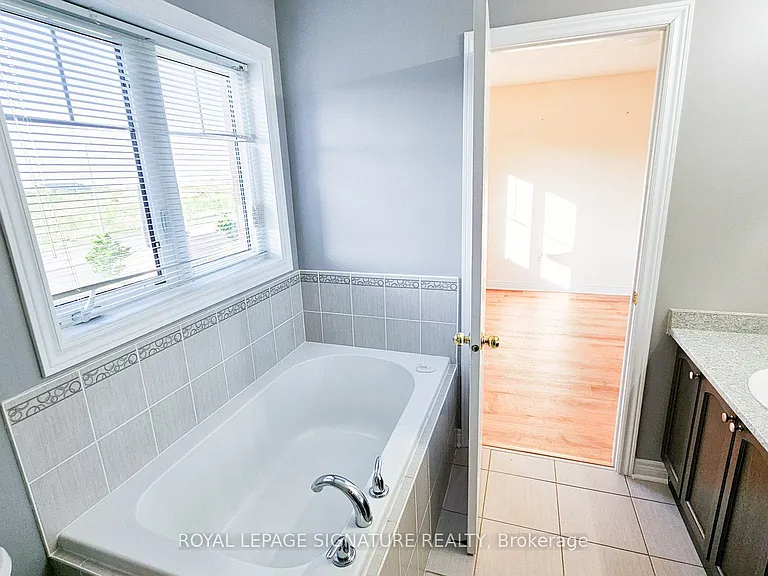 10 Keith Cres — Photo 17