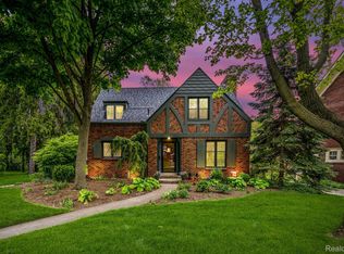 26836 York Rd, Huntington Woods, MI 48070